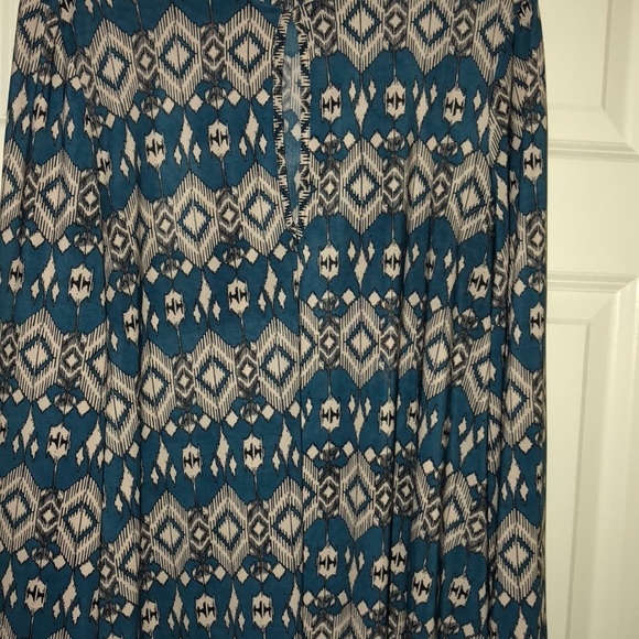 Cute patterned dress! - Picture 4 of 4